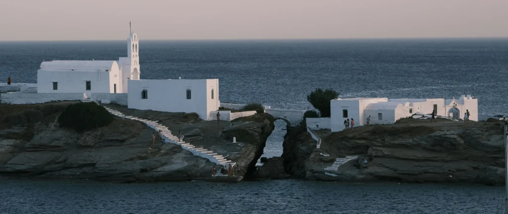Luxury villas and in front of you, the best beaches in Sifnos.